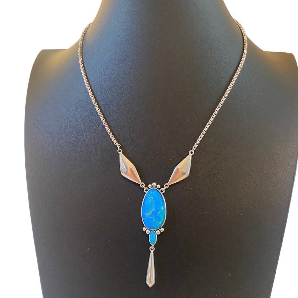 Faux Turquoise & Matte Silver Toned Drop Necklace.